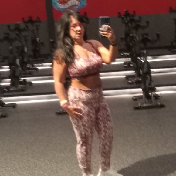 - Victoria’s Secret Leggings - Picture 4 of 7